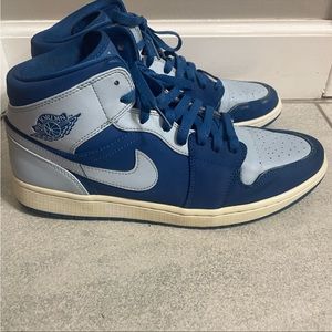 Air Jordan 1 mid